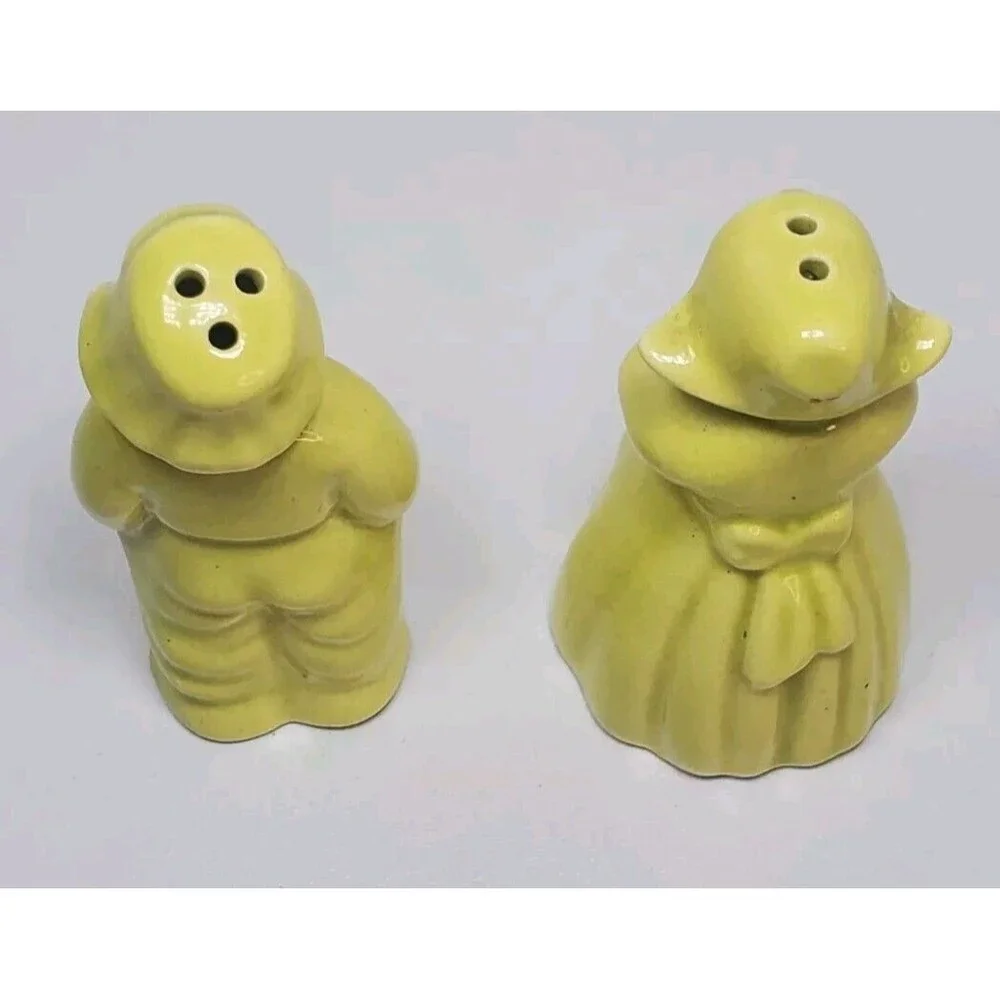 Antique Mini Vintage Dutch Boy And Dutch Girl Salt And Pepper Shaker Set 1948